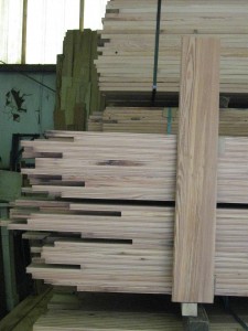 Light brown Resawn Hard Pine planks
